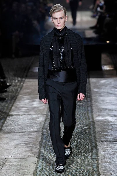 Look 36